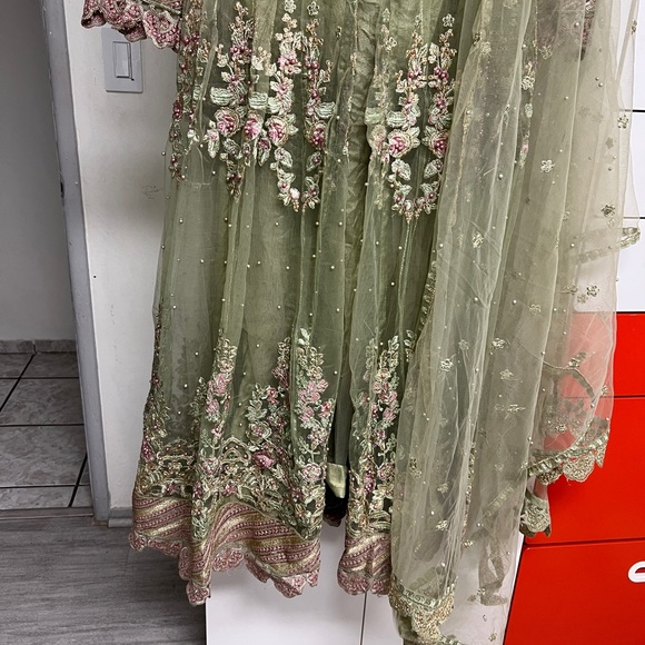 Pakistani wedding dress - Picture 3 of 5